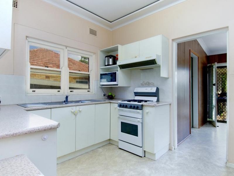 5 Urunga Parade, Miranda NSW 2228