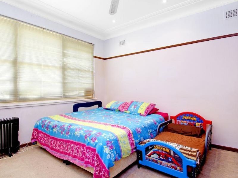 5 Urunga Parade, Miranda NSW 2228