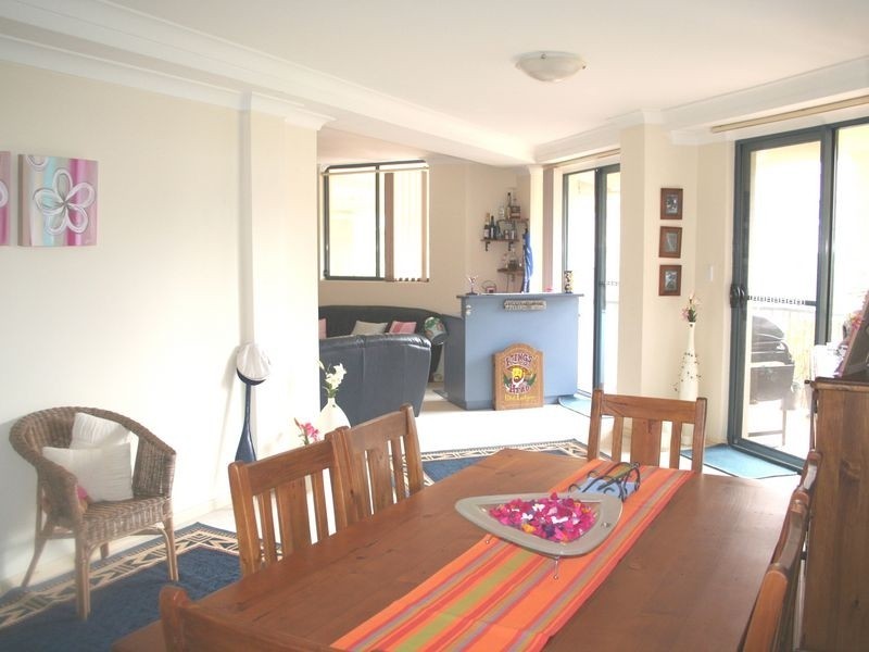 7/2-4 Central Road, Miranda NSW 2228