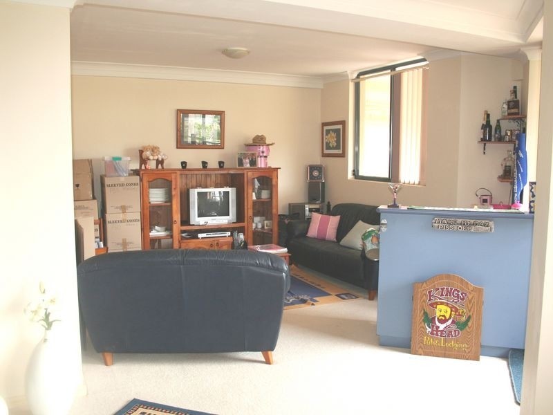 7/2-4 Central Road, Miranda NSW 2228