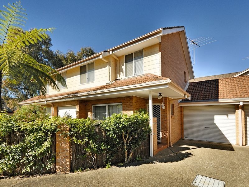 2/15 Kumbardang Avenue, Miranda NSW 2228