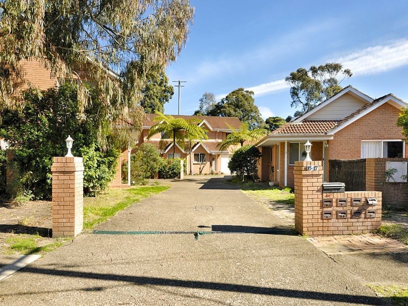 2/15 Kumbardang Avenue, Miranda NSW 2228