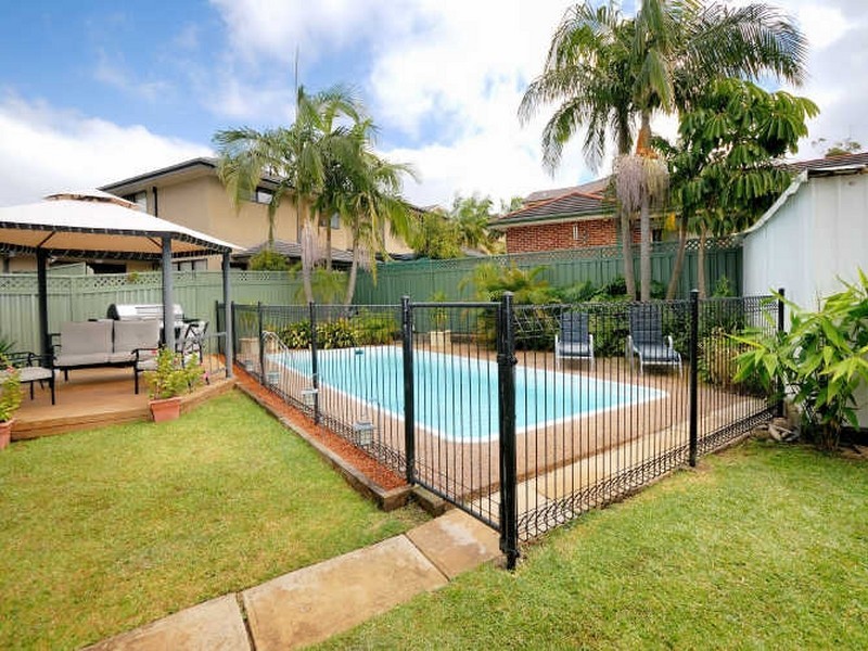 9 Nyinya Avenue, Gymea NSW 2227