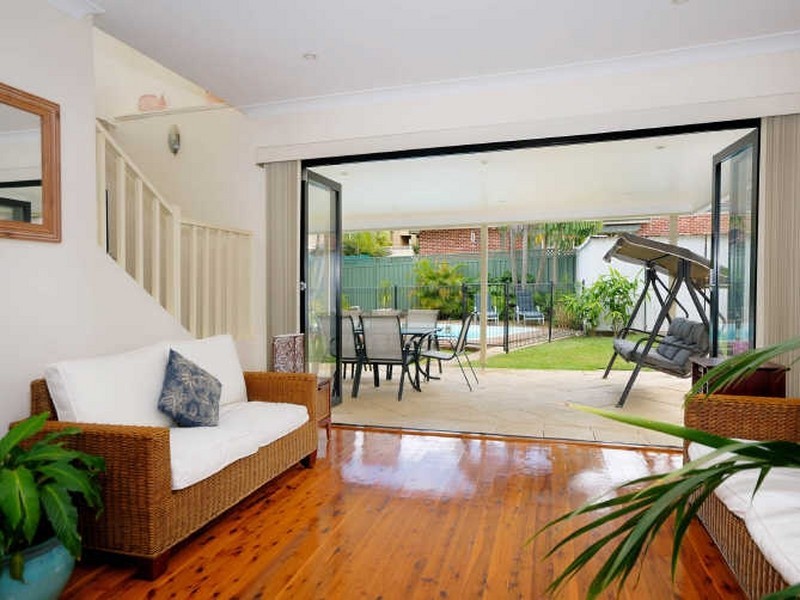 9 Nyinya Avenue, Gymea NSW 2227