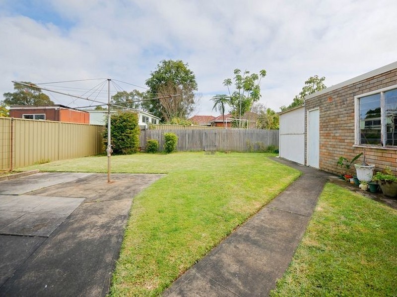 2 Stevens Avenue, Miranda NSW 2228