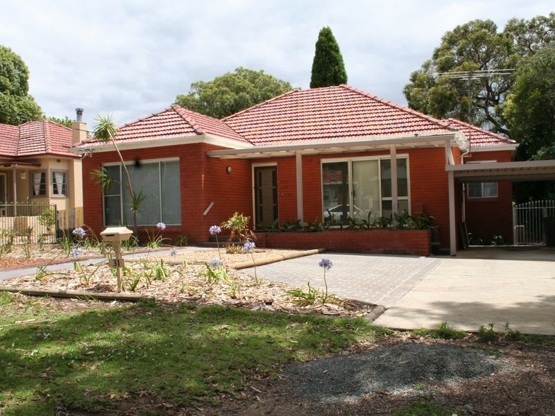 31 Durbar Avenue, Kirrawee NSW 2232