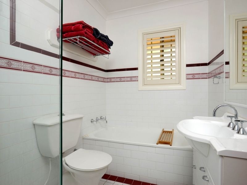 2/49 Karimbla Road, Miranda NSW 2228