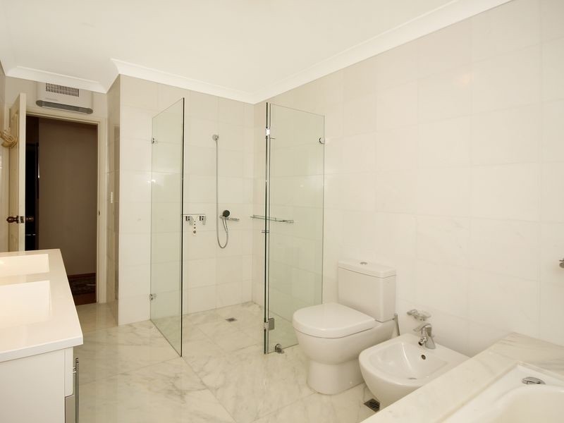 148 St George Cres, Sandy Point NSW 2172