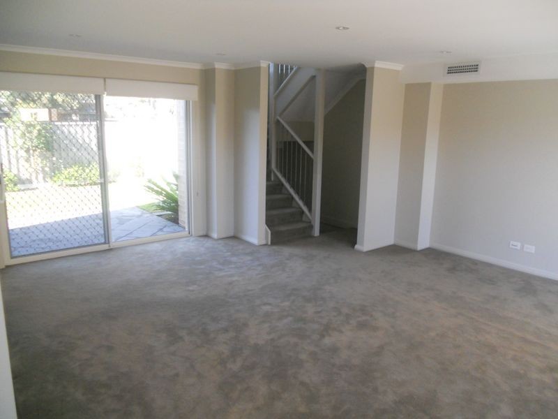 4/40-42 Durbar Avenue, Kirrawee NSW 2232