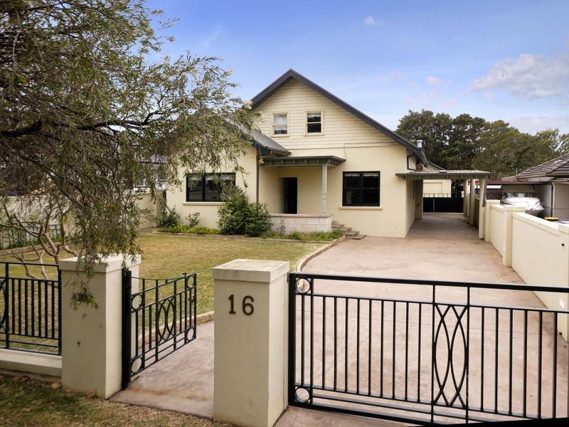 16 Carramar Cres, Miranda NSW 2228