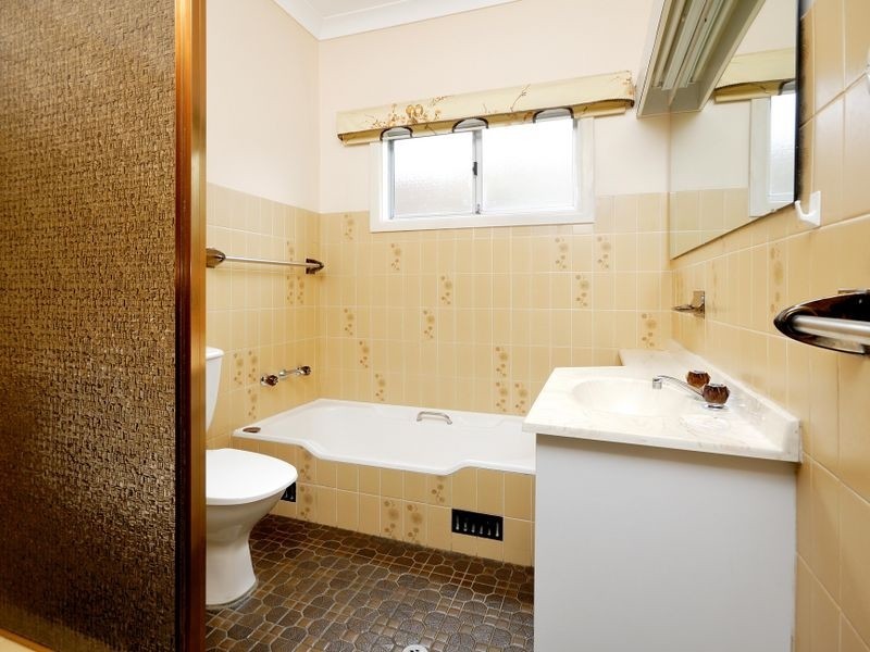 22 Carramar Cres, Miranda NSW 2228