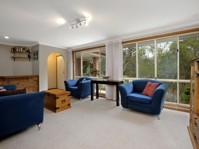 11 Whimbrel Pl, Woronora Heights NSW 2233