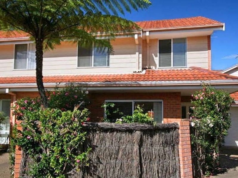 2/15-17 Kumbardang Avenue, Miranda NSW 2228