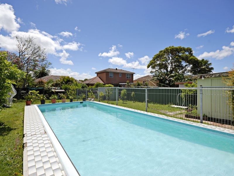 39 Kareena Road, Miranda NSW 2228