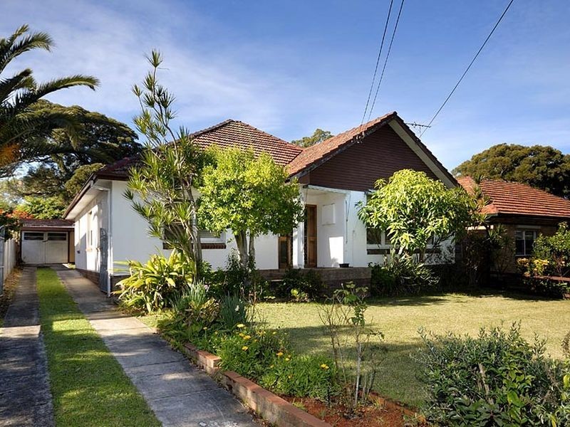 4 Mooki Street, Miranda NSW 2228