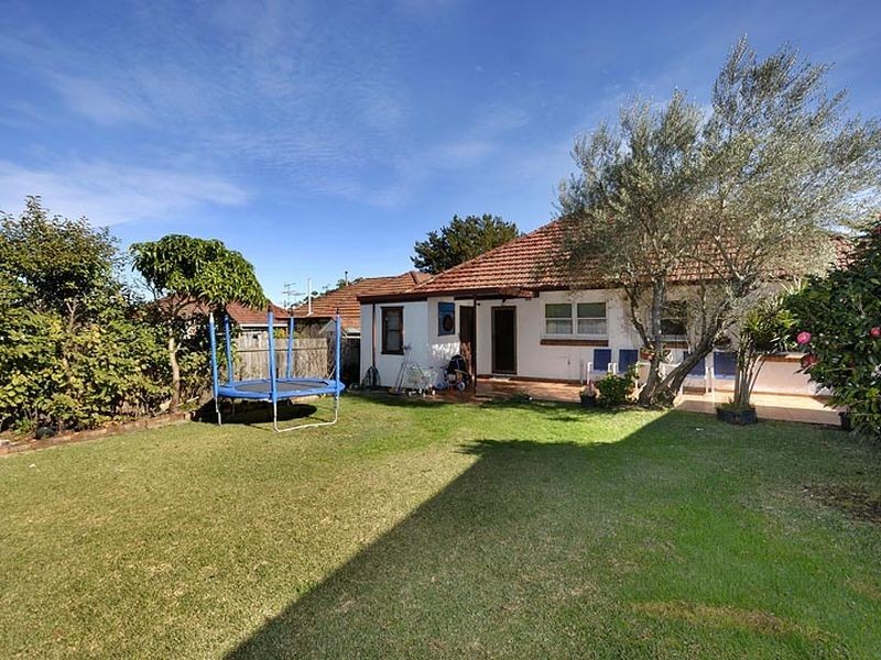 4 Mooki Street, Miranda NSW 2228