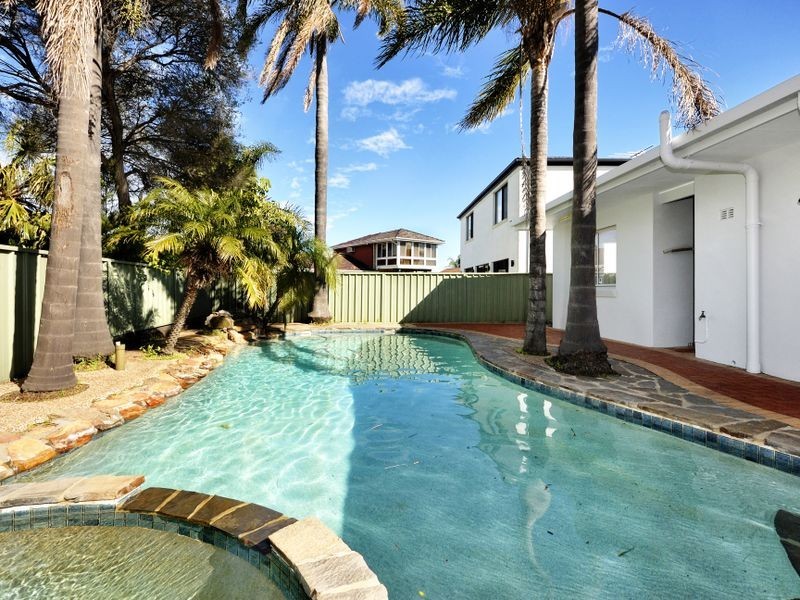 19 Roper Crescent, Sylvania Waters NSW 2224