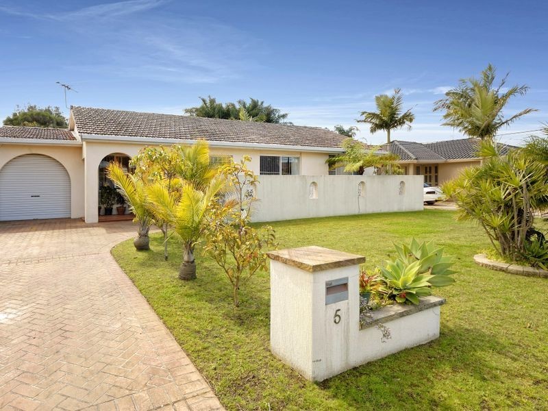 5 Cordeaux Crescent, Sylvania Waters NSW 2224