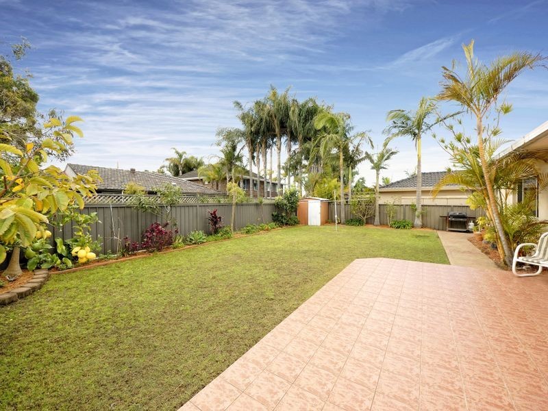 5 Cordeaux Crescent, Sylvania Waters NSW 2224