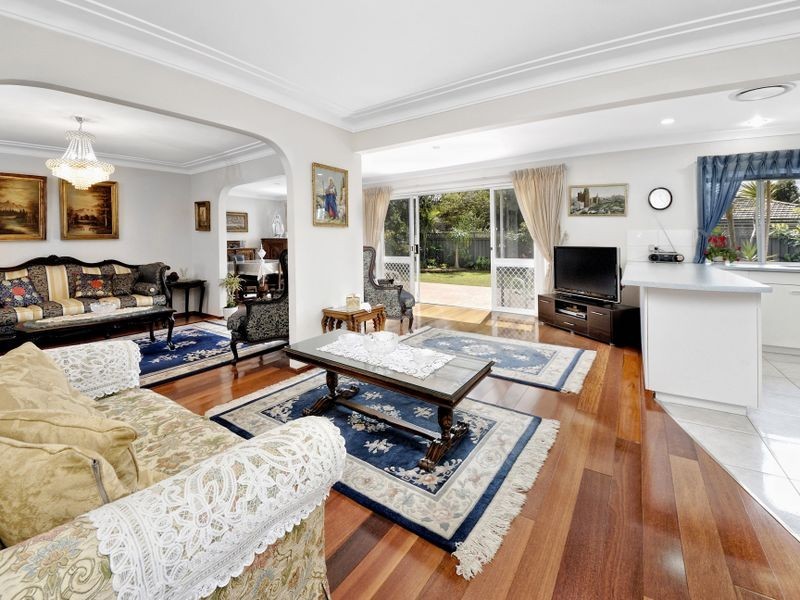 5 Cordeaux Crescent, Sylvania Waters NSW 2224