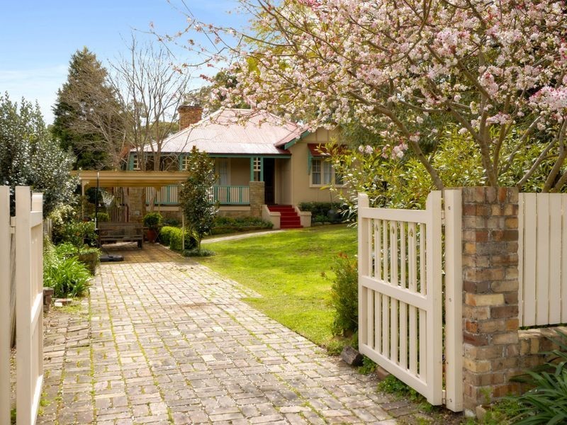 17 Leonay Street, Sutherland NSW 2232