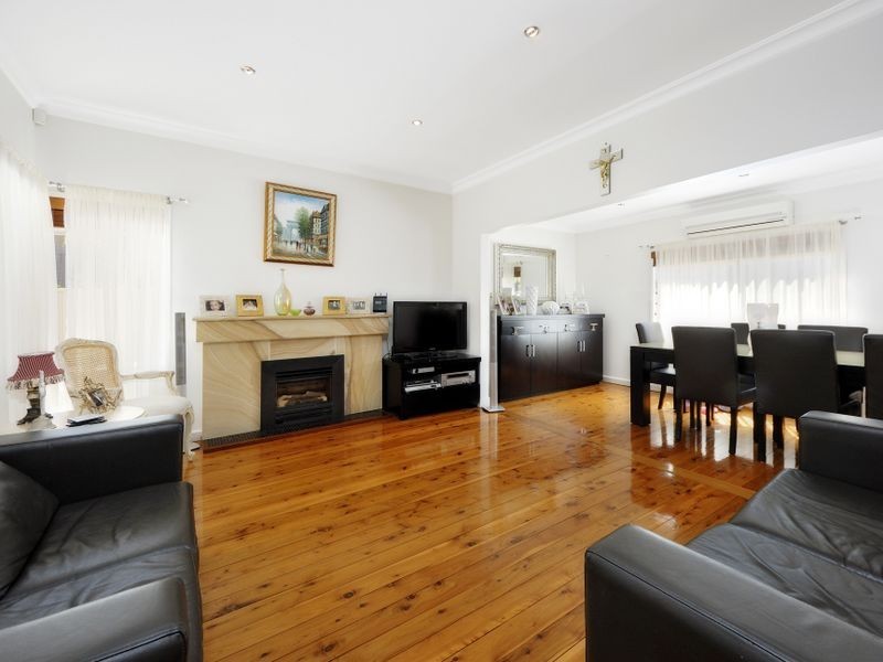 245 Box Road, Sylvania NSW 2224