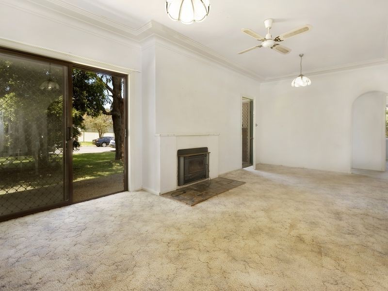 327 Taren Point Road, Caringbah NSW 2229