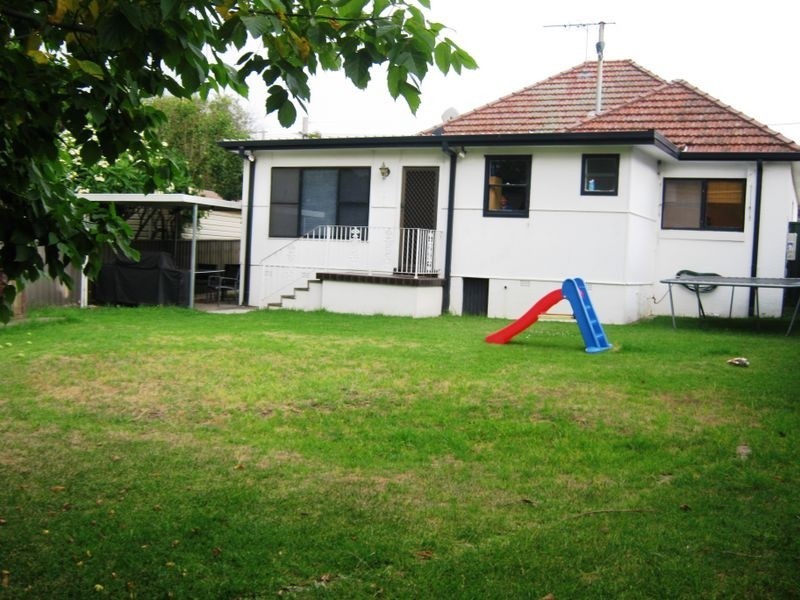 1 Ingara Avenue, Miranda NSW 2228