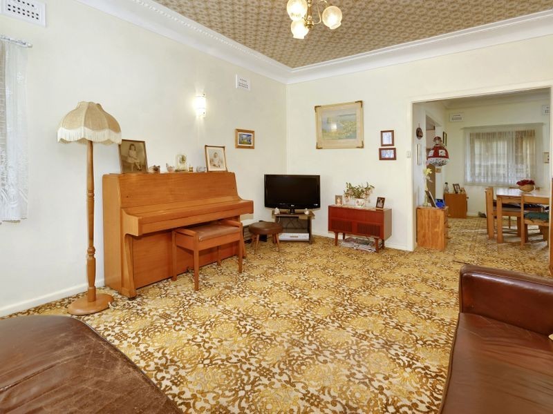 121 Denman Ave, Caringbah NSW 2229