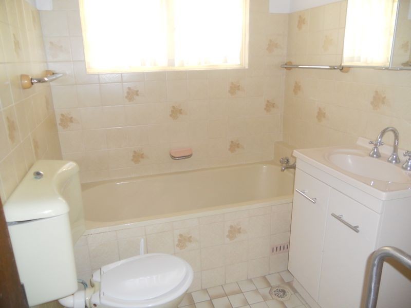 11 Urunga Parade, Miranda NSW 2228