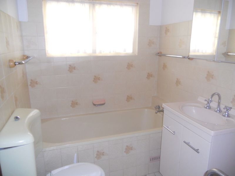 11 Urunga Parade, Miranda NSW 2228