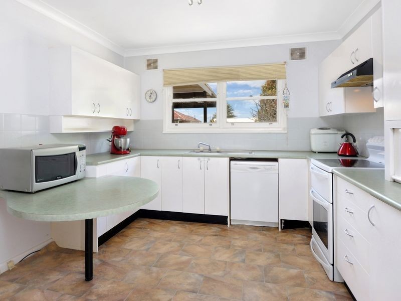 12 Wingello Road, Miranda NSW 2228