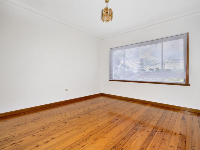 35 Goodacre Ave, Miranda NSW 2228