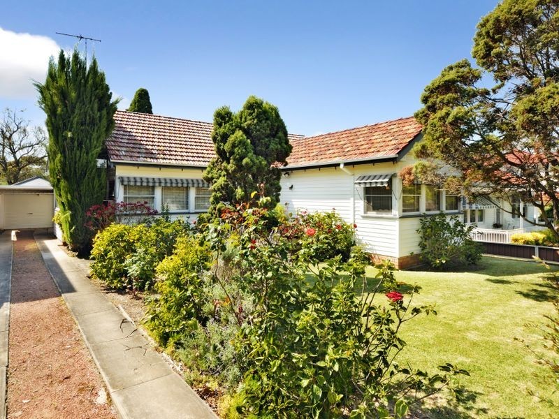 10 Kirrawee Ave, Kirrawee NSW 2232