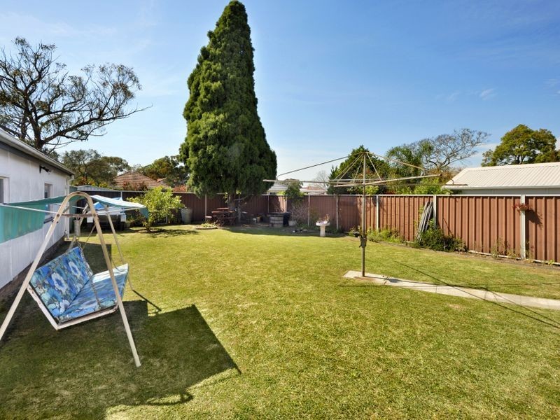 10 Kirrawee Ave, Kirrawee NSW 2232
