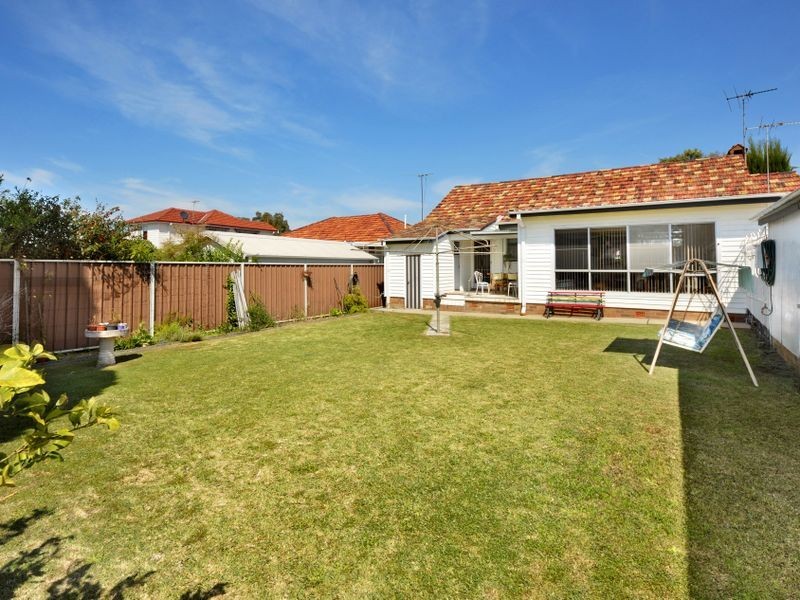 10 Kirrawee Ave, Kirrawee NSW 2232