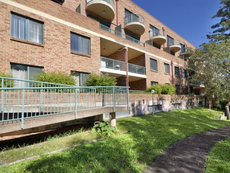 2/17 Willock Avenue, Miranda NSW 2228