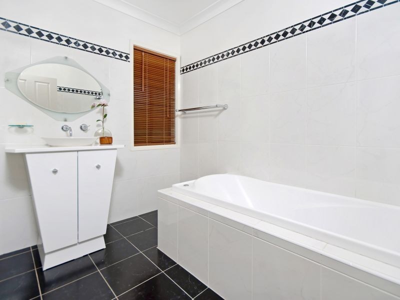 7 Garfield Ave, Bonnet Bay NSW 2226