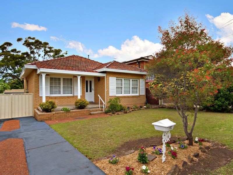 6 Chamberlain Ave, Caringbah NSW 2229