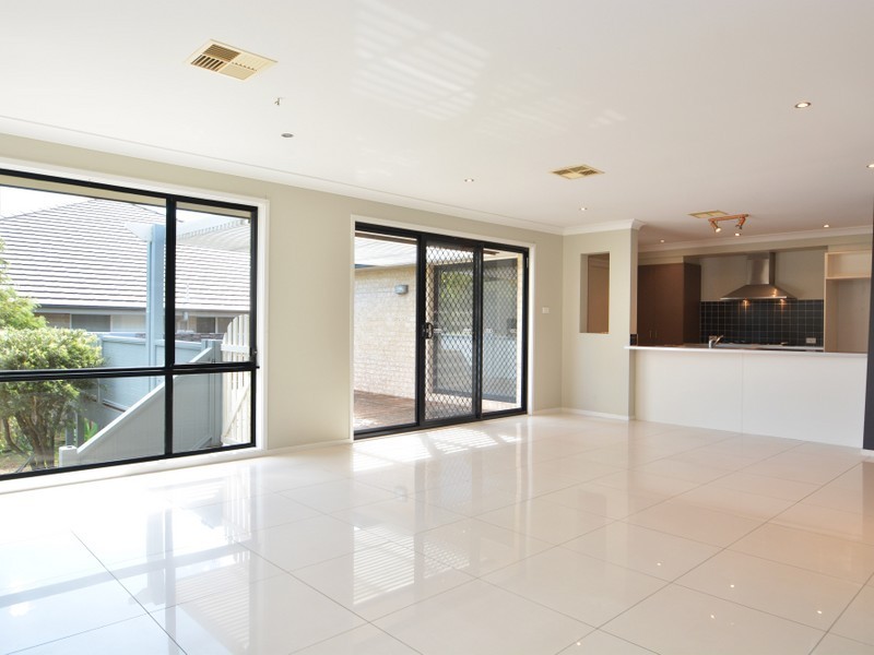 126 Aberglasslyn  Road, Rutherford NSW 2320