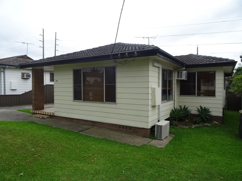 10 Curlew Crescent, Woodberry NSW 2322