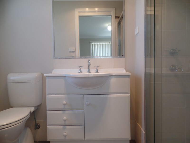Unit 2/13 Prieska Way, East Maitland NSW 2323