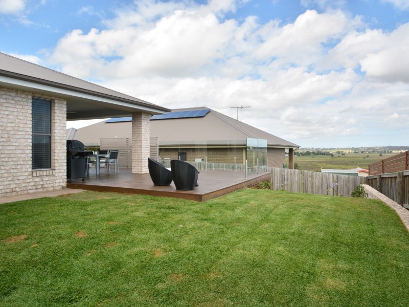 24 James Leslie Drive, Gillieston Heights NSW 2321