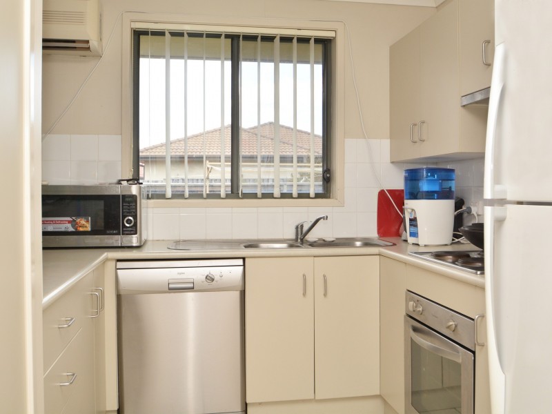 27/12 Denton Park Drive, Rutherford NSW 2320