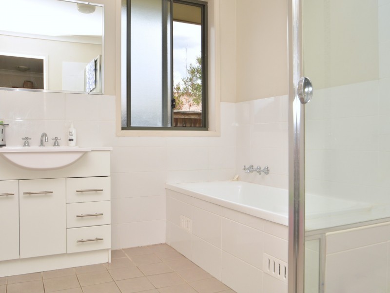 27/12 Denton Park Drive, Rutherford NSW 2320