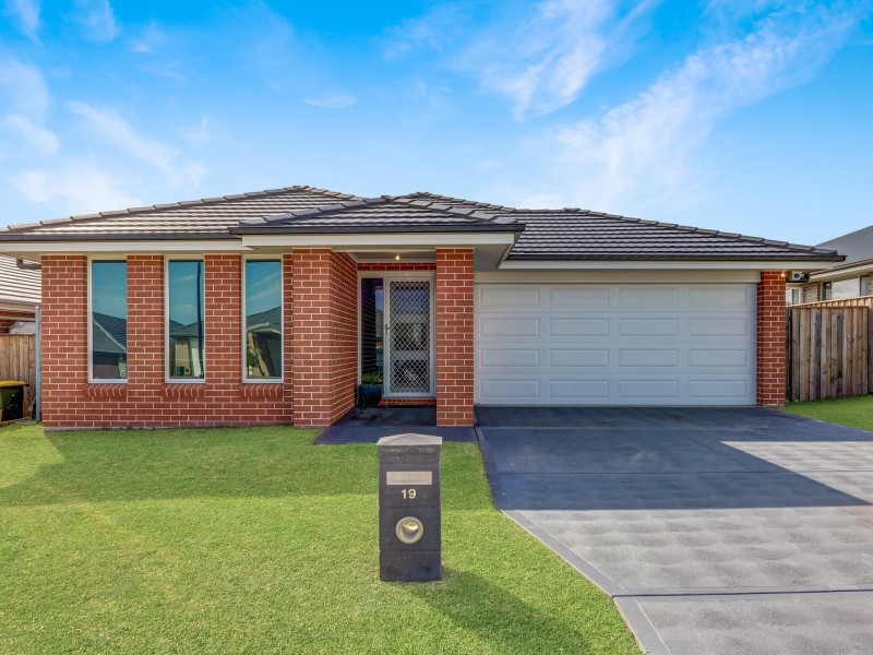 19 Threadtail Street, Chisholm NSW 2322