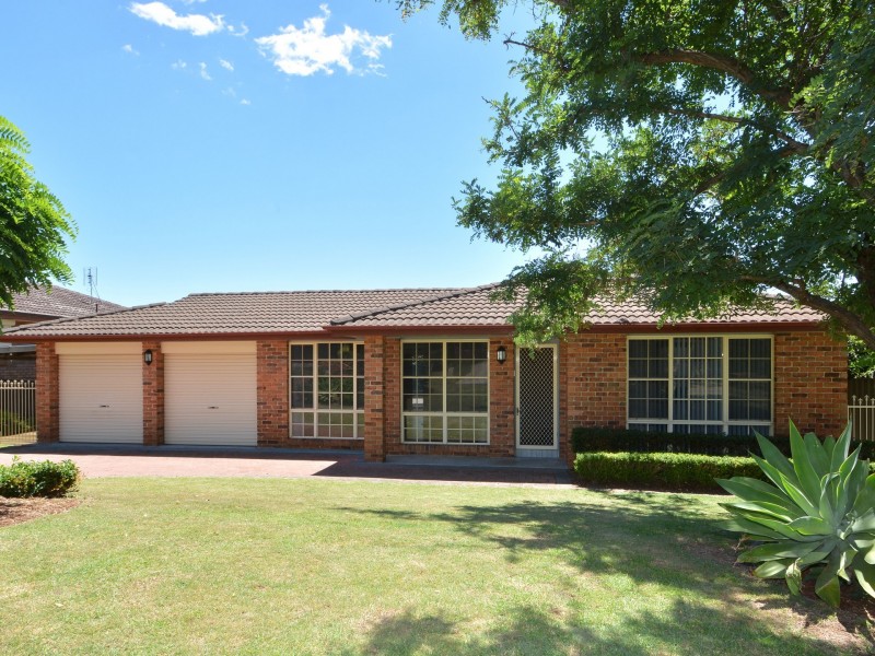 24 Stonehaven Drive, Metford NSW 2323