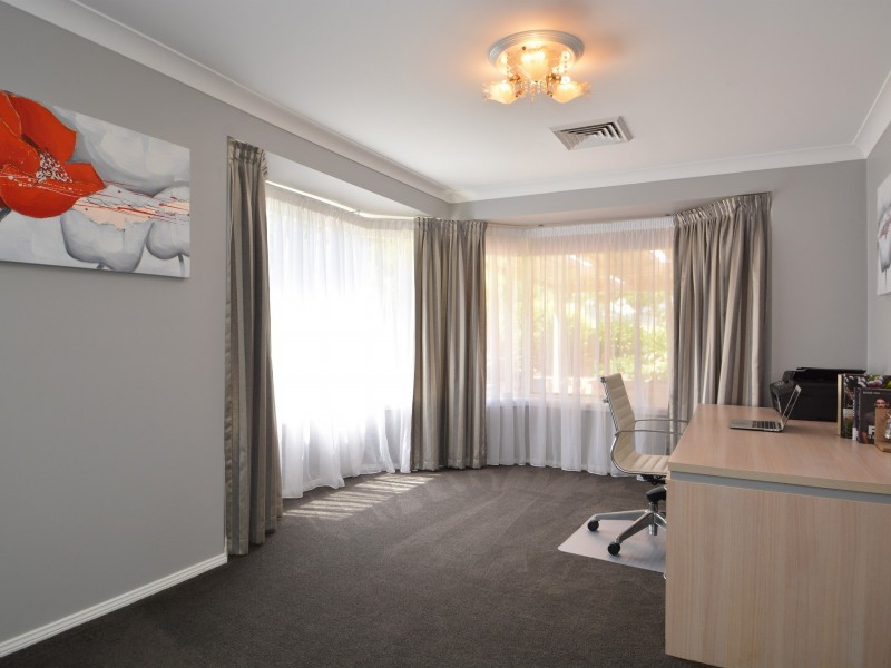 24 Silky Oak Drive, Aberglasslyn NSW 2320