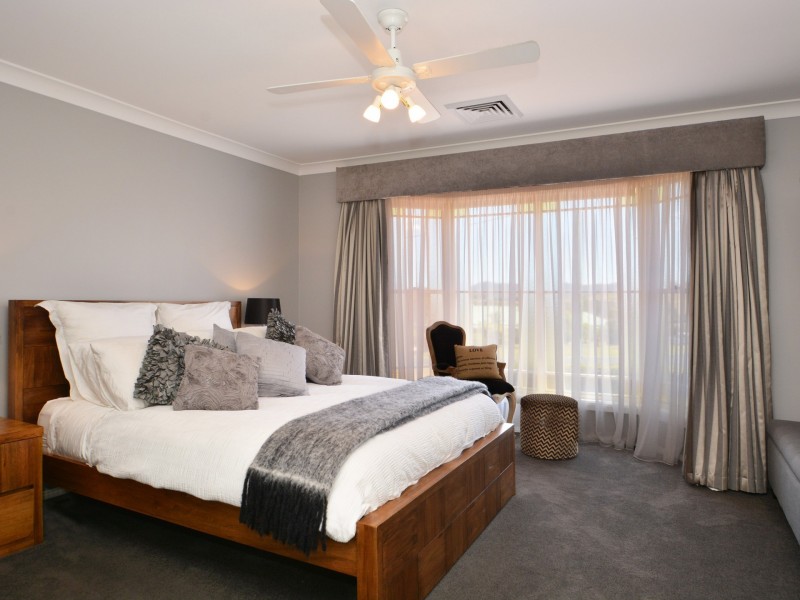 24 Silky Oak Drive, Aberglasslyn NSW 2320