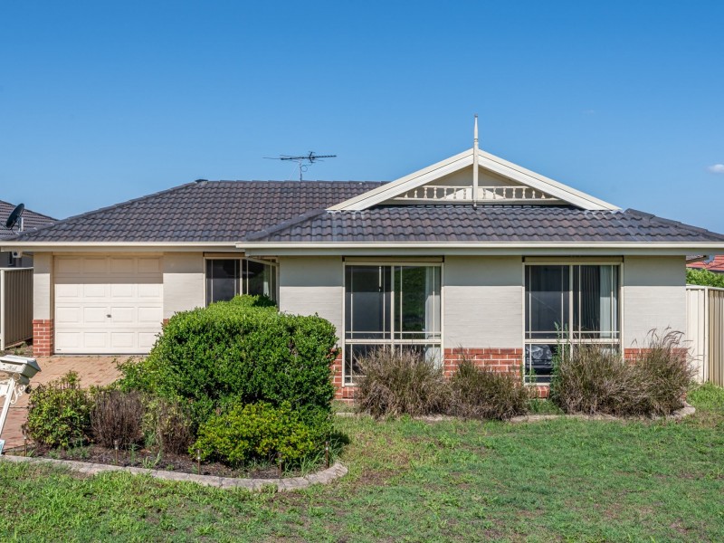4 Binet Close, Thornton NSW 2322
